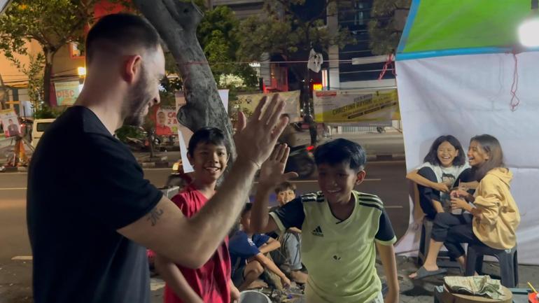 Kuralsız Sokaklar üç farklı kıtada