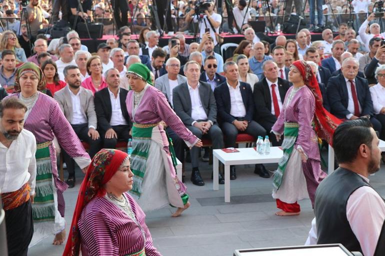 Özgür Özel: Kimsenin verdiği oy için özür dilemesine gerek yok