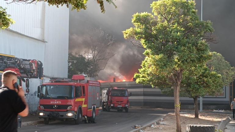 Gaziantep’te geri dönüşüm fabrikasındaki yangın kontrol altında
