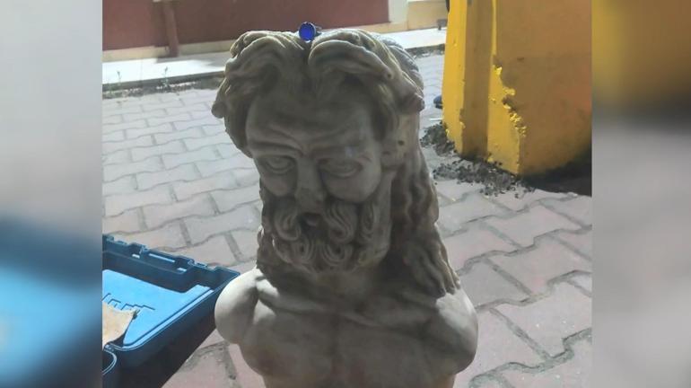 Tarihi eser operasyonunda 2 heykel ele geçirildi