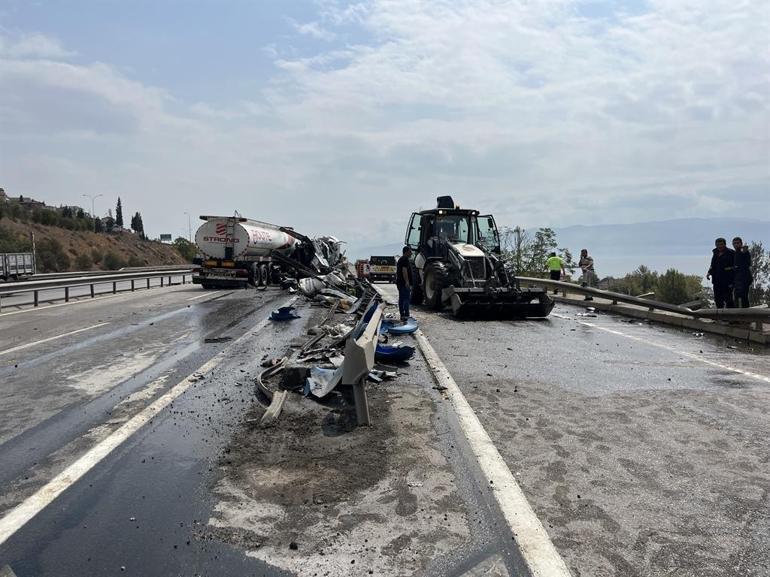 Tanker önce yön levhasına ardından bariyere çarptı; ulaşım aksadı
