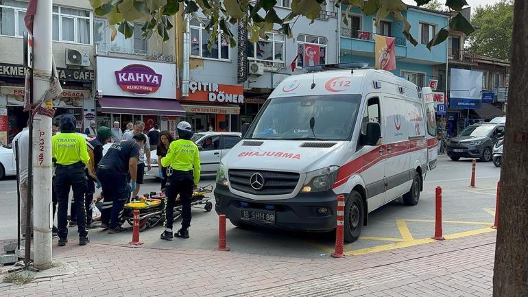 Yolun karşısına geçmeye çalışan yayaya kamyonet çarptı; kaza kamerada
