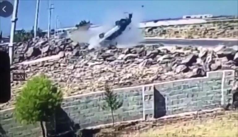 Otomobilin taklalar attığı kaza kamerada; 2 ağır yaralı