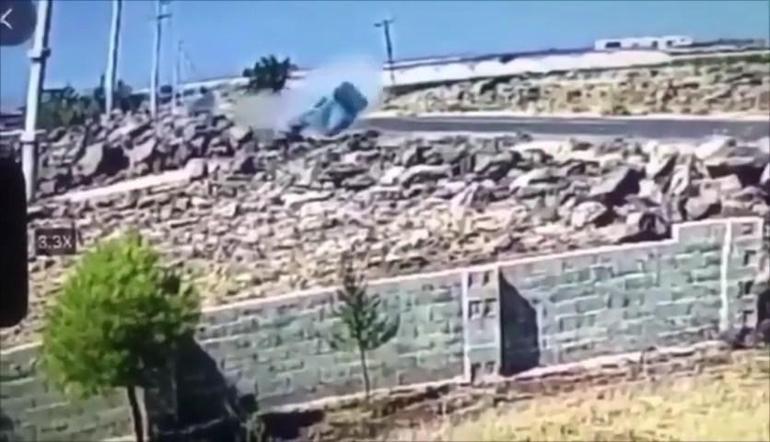 Otomobilin taklalar attığı kaza kamerada; 2 ağır yaralı