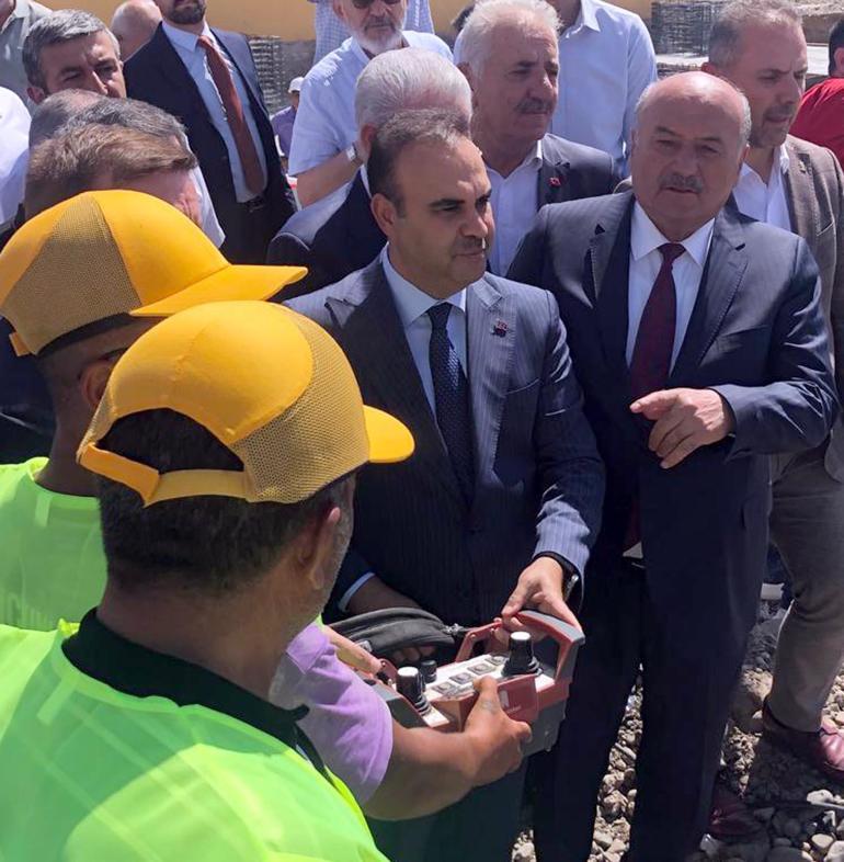 Bakan Kacır: Ekonomimiz büyümesini sürdürüyor