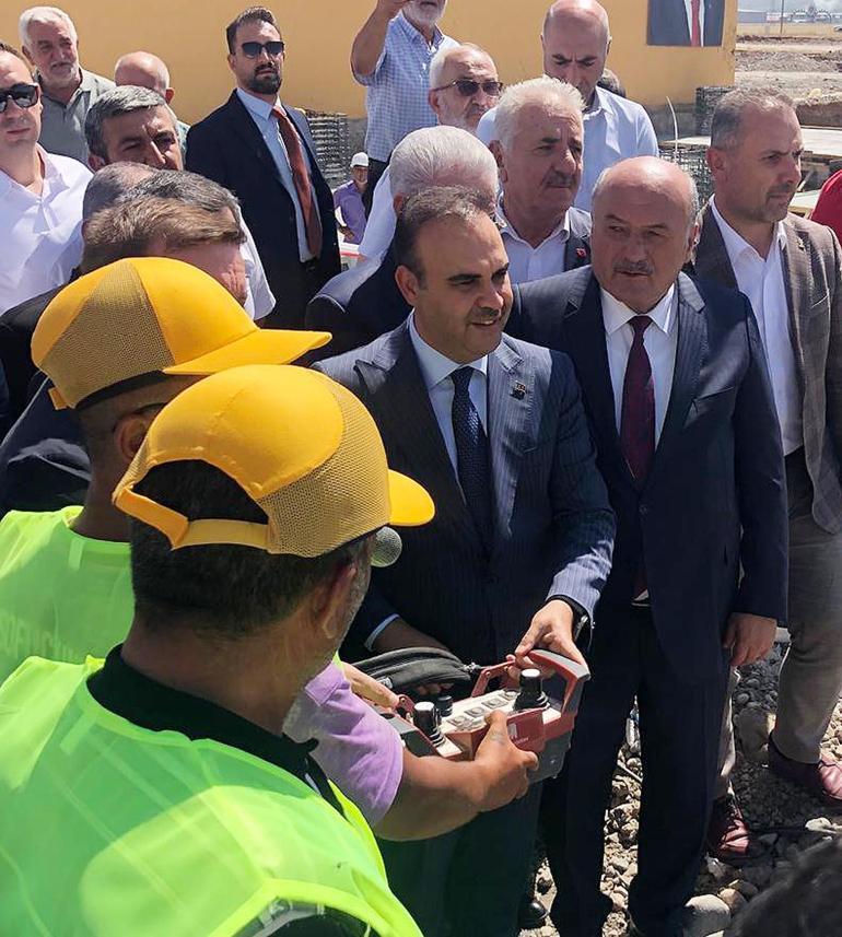 Bakan Kacır: Ekonomimiz büyümesini sürdürüyor