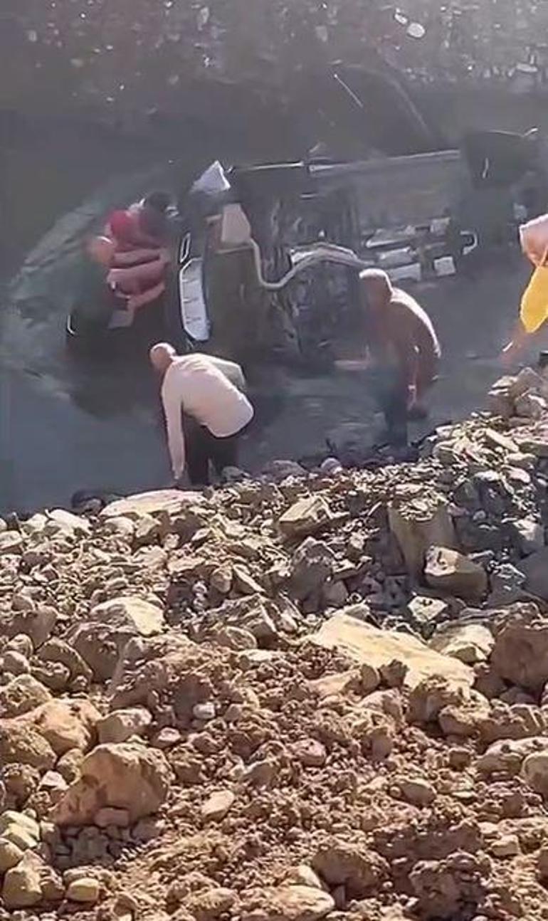 Otomobil Peri Çayı’na düştü, anne ve kızı yaralandı