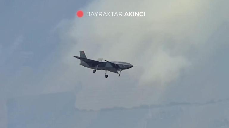 Bayraktar KIZILELMAnın uçuş testleri başarıyla sürüyor