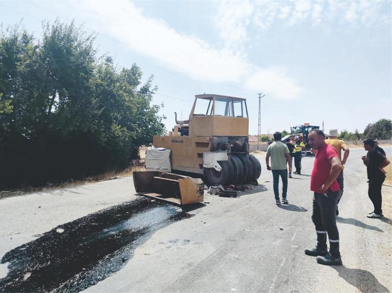 Hafif ticari araç, yol silindirine çarptı: 1 ölü, 1 ağır yaralı