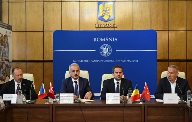 Bakan Uraloğlu, Rumen mevkidaşı Șerban ile görüştü