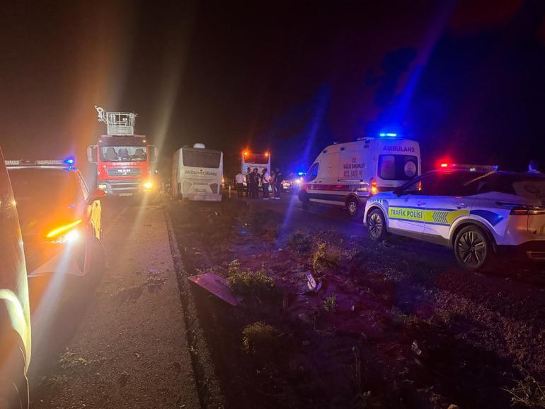 Kayseride yolcu otobüsü refüjdeki ağaçlara çarptı: 1 ölü, 13 yaralı