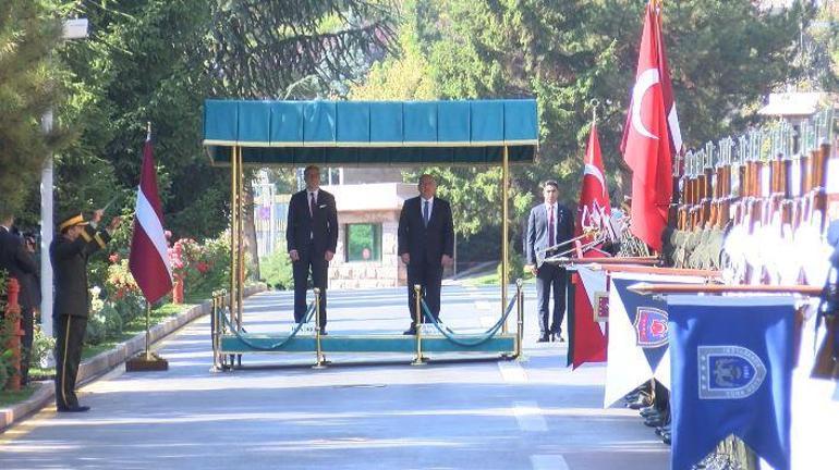 Bakan Güler, Letonyalı mevkidaşı Sprüds ile bir araya geldi