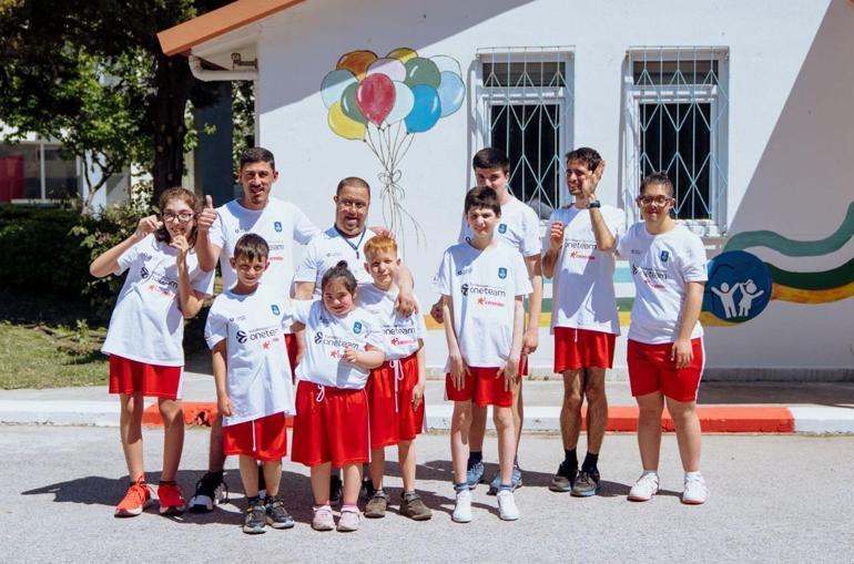 Anadolu Efes Spor Kulübünün One Team projesine 15 özel sporcu katıldı