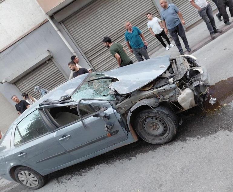 Ehliyetsiz ve alkollü sürücünün otomobili kaldırıma çıktı, yayalar son anda kurtuldu