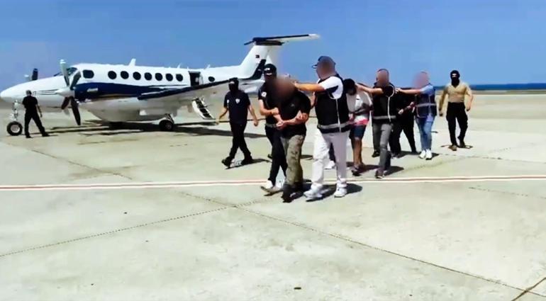Kırmızı bültenle aranan 3 suçlu Rusyadan Türkiyeye getirildi