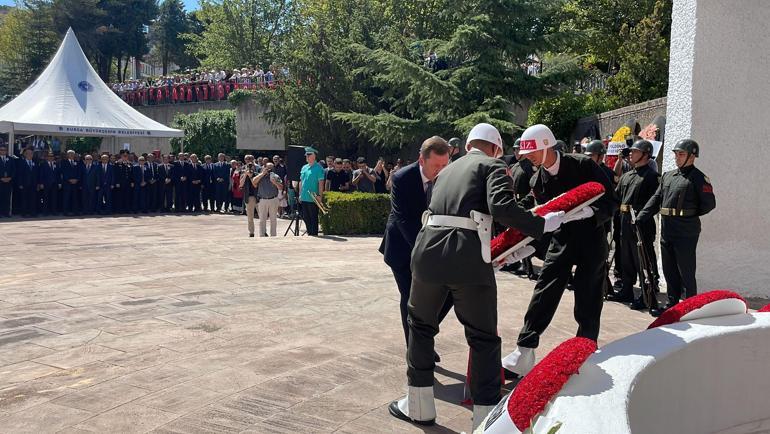 3üncü Cumhurbaşkanı Celal Bayar, kabri başında anıldı