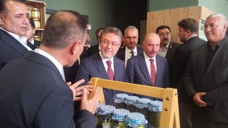 Bakan Yumaklı: Türkiye’de şap hastalığının yeni bir çeşidi 60 sene sonra ilk kez görüldü