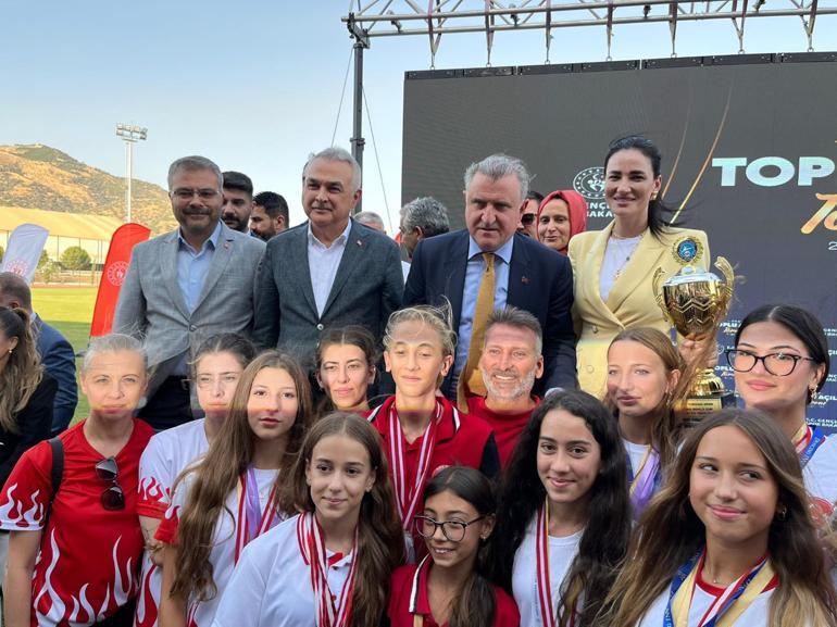 Gençlik ve Spor Bakanı Bak, ‘Aydın’da coşkuyla yolumuza devam ediyoruz’