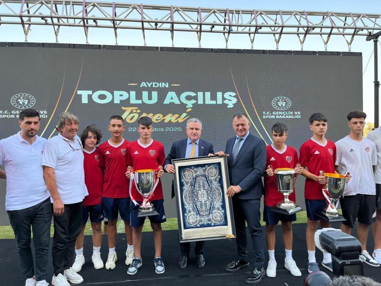 Gençlik ve Spor Bakanı Bak, ‘Aydın’da coşkuyla yolumuza devam ediyoruz’