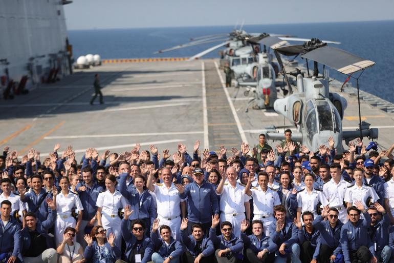 TCG Anadolu, ‘Zafere Yolculuk’ için Çanakkaleden İstanbula hareket etti