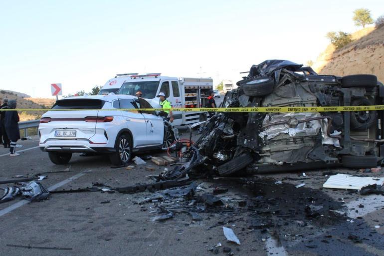 Malatya’da hafif ticari araç ile otomobil çarpıştı: 4 ölü, 2 yaralı