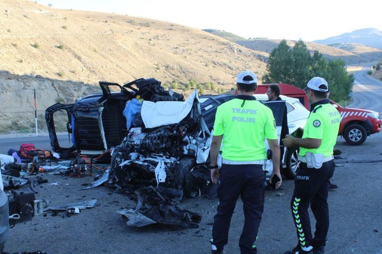 Malatya’da hafif ticari araç ile otomobil çarpıştı: 4 ölü, 2 yaralı