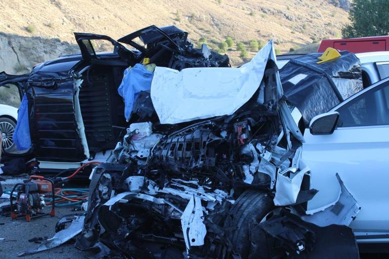 Malatya’da hafif ticari araç ile otomobil çarpıştı: 4 ölü, 2 yaralı