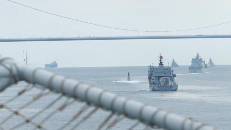 TCG Anadolu Mavi Vatan Boğaz Geçişi için Sarayburnundan demir aldı