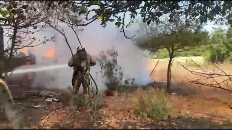 Arnavutköyde tek katlı evde çıkan yangın söndürüldü