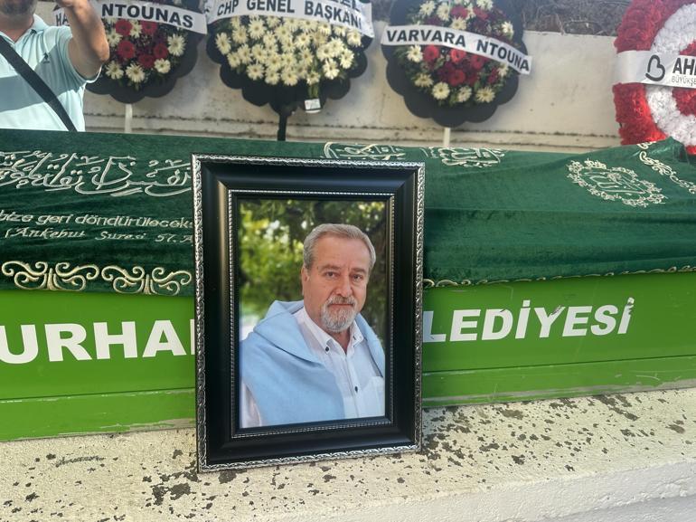 Özgür Özel Balıkesirde cenaze törenine katıldı