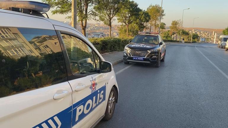 Başakşehirde eşini yaralayıp silahı kendi başına dayayan şüpheli 5 saatte ikna edilerek gözaltına alındı