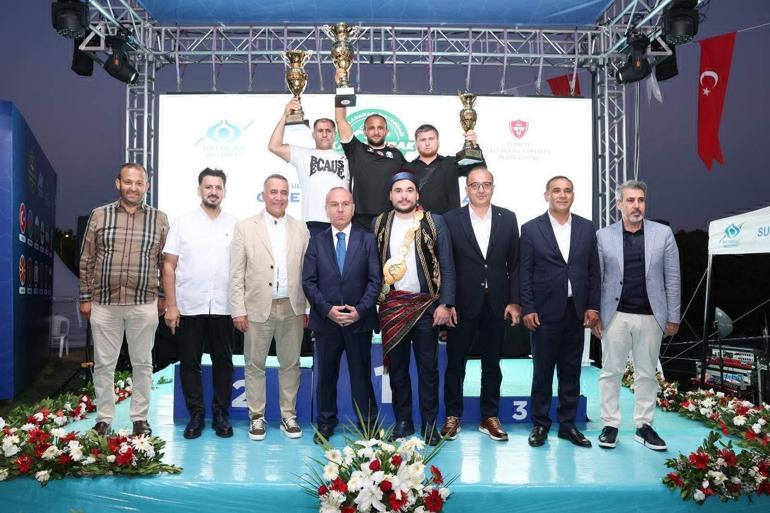 Uluslararası Sultangazi Belediyesi Geleneksel Karakucak Güreşleri’ne yoğun ilgi