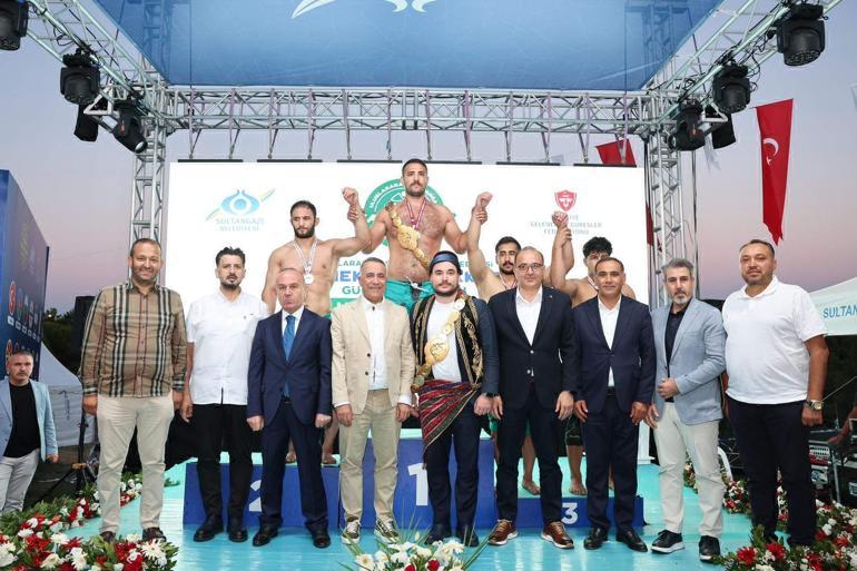 Uluslararası Sultangazi Belediyesi Geleneksel Karakucak Güreşleri’ne yoğun ilgi