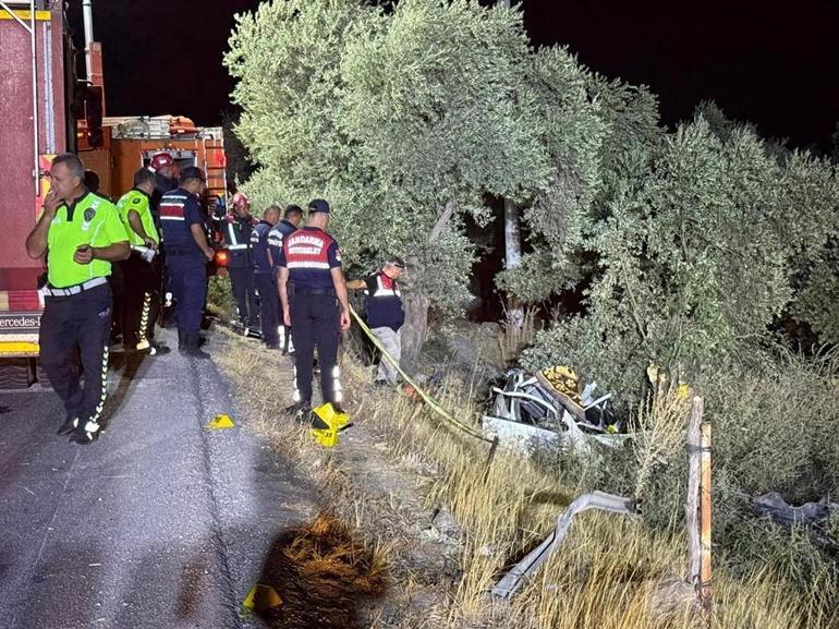 2 kişinin hayatını kaybettiği kazada sürücü, yoldaki ölü köpeğe çarpmamak için manevra yapmış