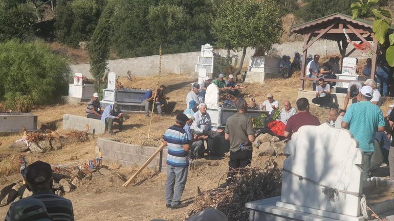 2 kişinin hayatını kaybettiği kazada sürücü, yoldaki ölü köpeğe çarpmamak için manevra yapmış