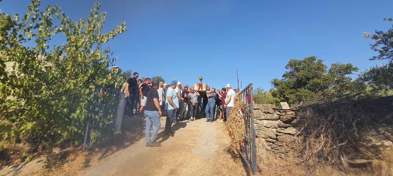 2 kişinin hayatını kaybettiği kazada sürücü, yoldaki ölü köpeğe çarpmamak için manevra yapmış