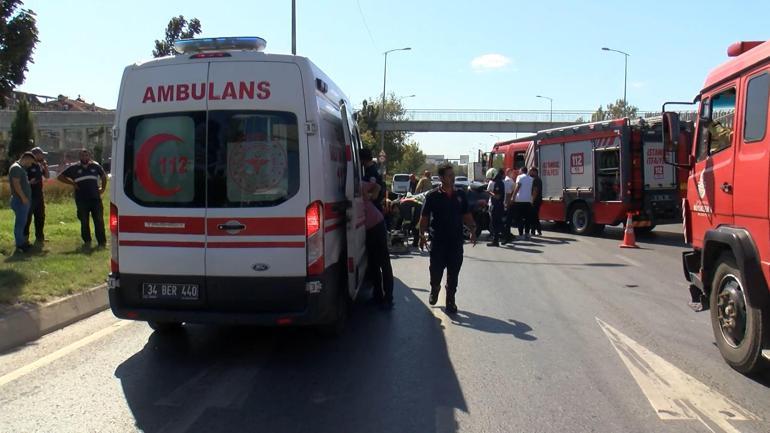 Sultangazide otomobil vince çarptı: 2 yaralı