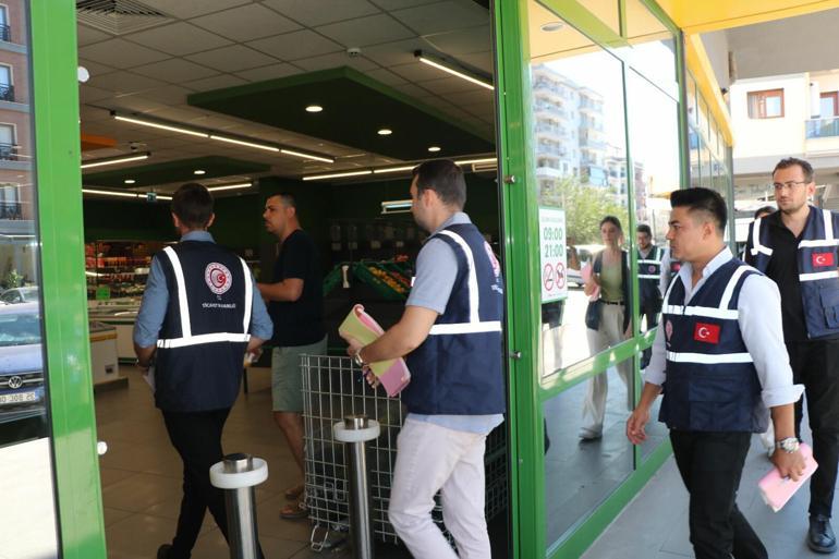İzmirde marketlerde fahiş fiyat ve etiket denetimi
