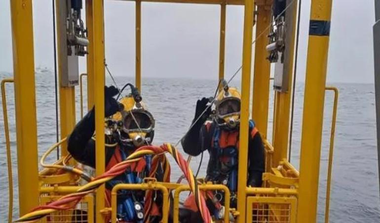 Halit Yukayın cansız bedeninin çıkarılması için Deniz Kuvvetleri dalgıçları devrede