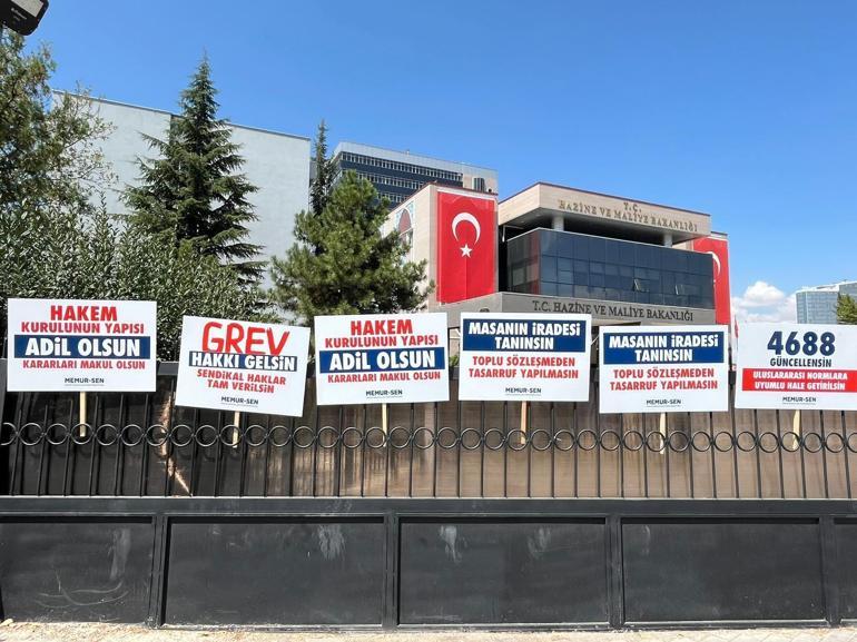 Memur-Senden, Hazine ve Maliye Bakanlığı önünde açıklama