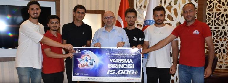 AK Partili Korkmaz, rektörlüğünü yaptığı üniversitenin öğrencisi oldu