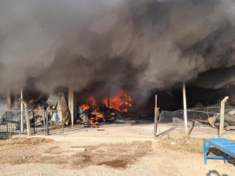 Antalyada soğuk hava deposu ve imalathanede yangın