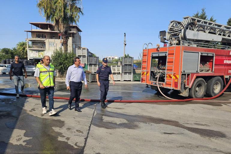 Antalyada soğuk hava deposu ve imalathanede yangın