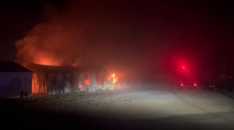 Diyarbakırda şantiyede yangın; 1 itfaiye eri yaralandı