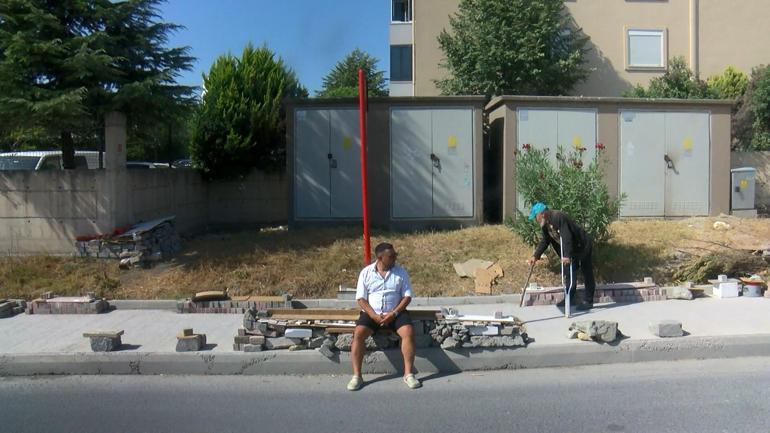 Avcılarda otobüs durağına taşlarla bank yapmıştı; ekipler çalışmalarına başladı