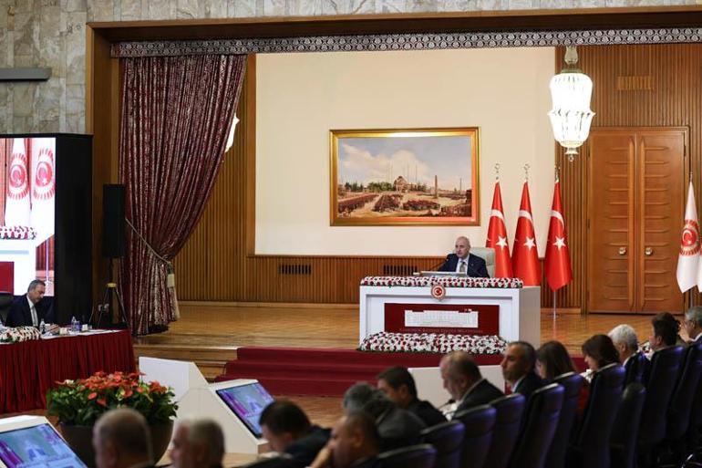 Kurtulmuş: Türkiye modelini hayata geçirmek komisyonun tarihi başarılarından biri olacaktır