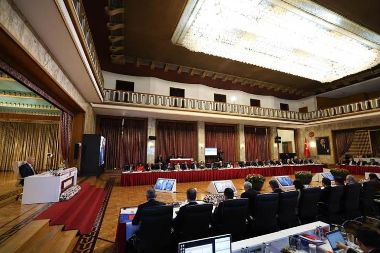 Kurtulmuş: Türkiye modelini hayata geçirmek komisyonun tarihi başarılarından biri olacaktır