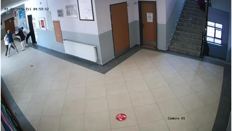 Sahte evrak veren veli, ret cevabı alınca okul idarecilerine bıçakla saldırmaya çalıştı