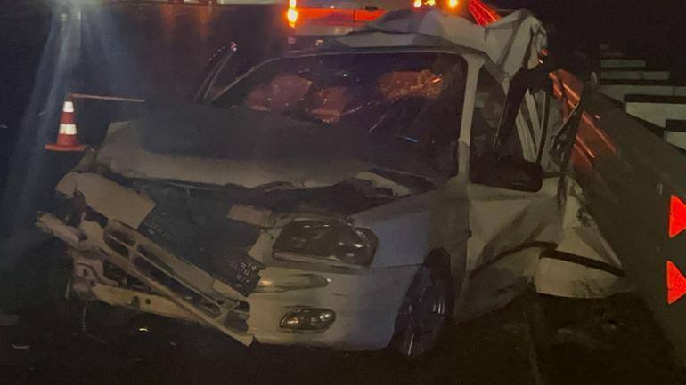 Niğde’de TIR, emniyet şeridinde bekleyen otomobile çarptı: 3 ölü, 1 yaralı