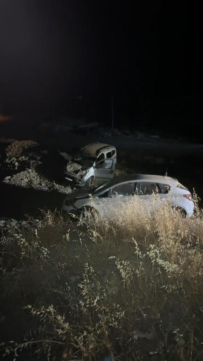 Elazığ’da hafif ticari araç ile otomobil çarpıştı: 9 yaralı